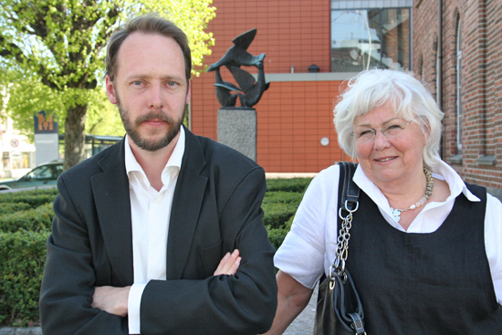 Leserne kåret Gaute Heivoll og Else "Sprossa" Rønnevig til vinnere av Sørlandets litteraturpris 2011. Vi gratulerer! Foto: Barb Lamprecht Håland.